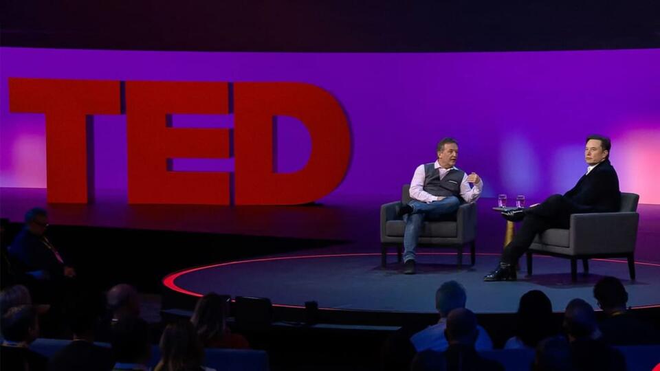 Chris Anderson, director of TED, interviewing Elon Musk | Image: TED